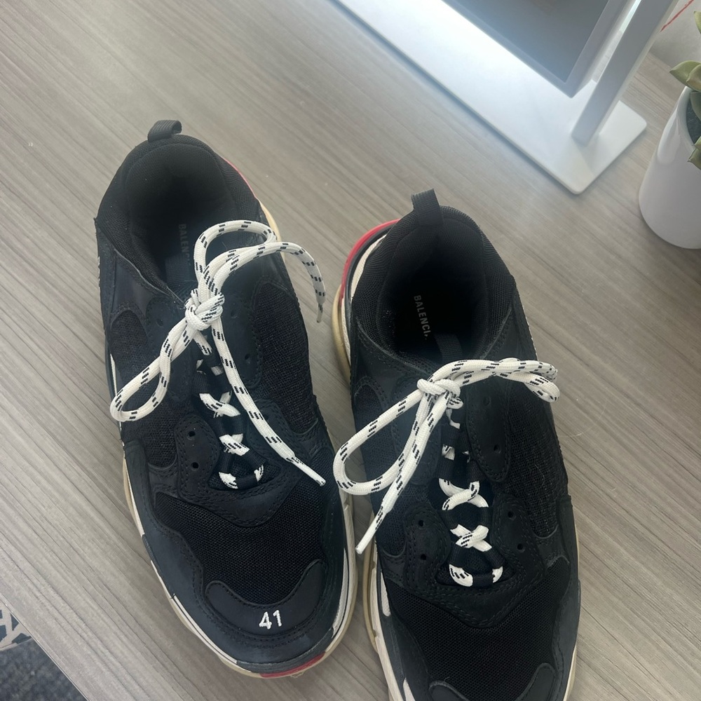 Balenciaga Red and Black Sneakers - Picture 2 of 5